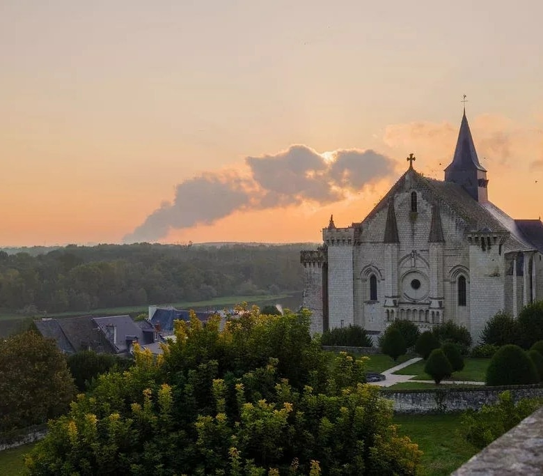 Chateau de Candes Full Estate