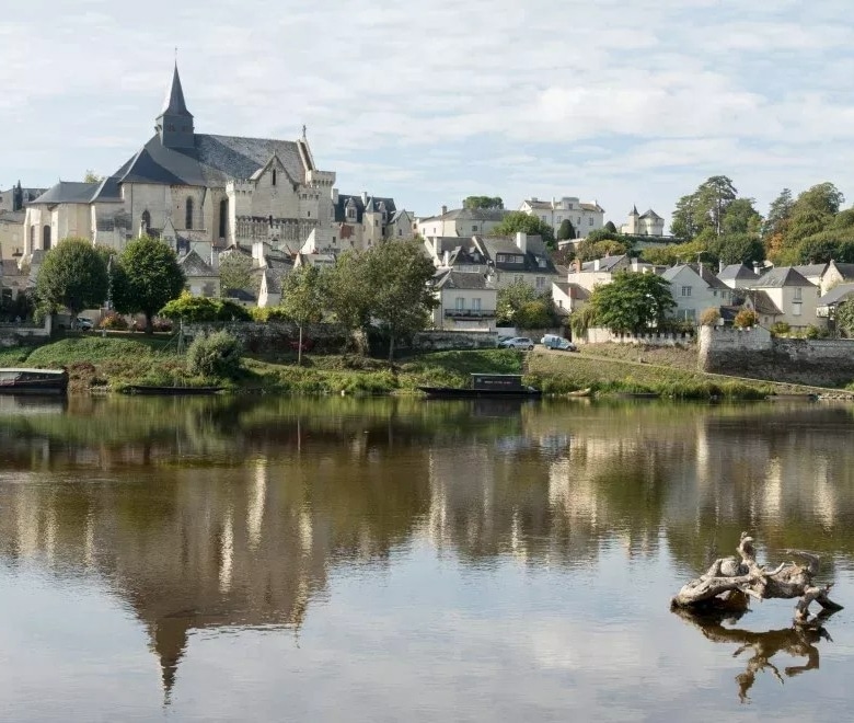 Chateau de Candes Full Estate