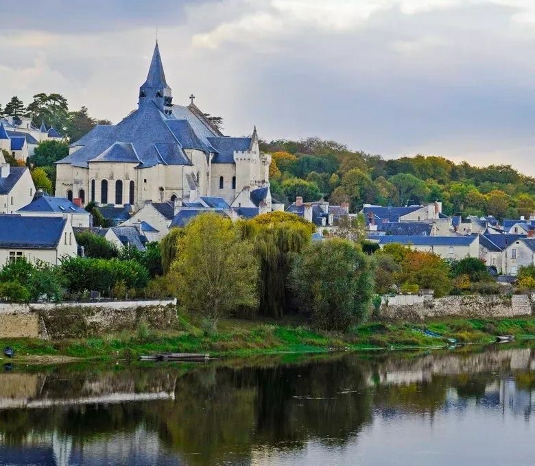 Chateau de Candes Full Estate