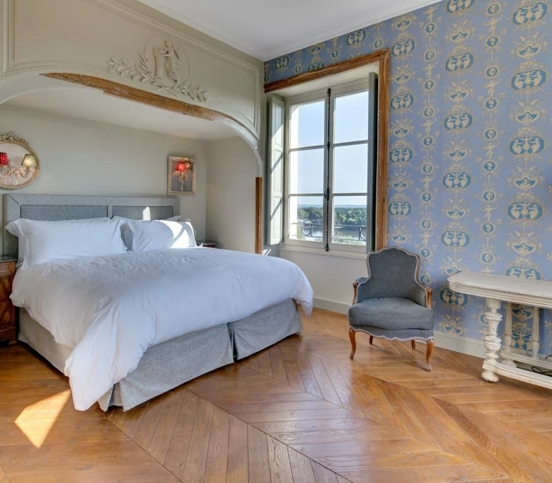 Chateau de Candes Full Estate
